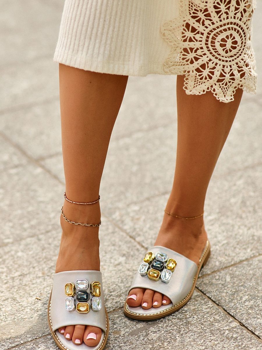 14989f76680b63be58bd681ba855983e